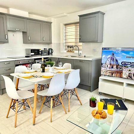 קידלינגטון Walnut Luxurious 2-Bedroom With Ensuite - Parking, Netflix, Wifi - Close To Oxford, Bicester & Blenheim Palace מראה חיצוני תמונה