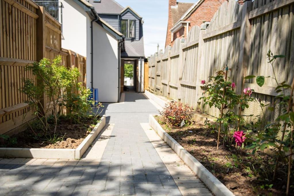 קידלינגטון Walnut Luxurious 2-Bedroom With Ensuite - Parking, Netflix, Wifi - Close To Oxford, Bicester & Blenheim Palace מראה חיצוני תמונה