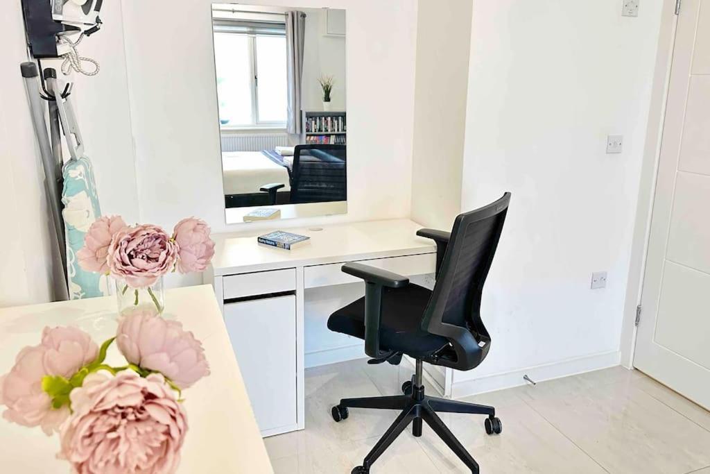 קידלינגטון Walnut Luxurious 2-Bedroom With Ensuite - Parking, Netflix, Wifi - Close To Oxford, Bicester & Blenheim Palace מראה חיצוני תמונה