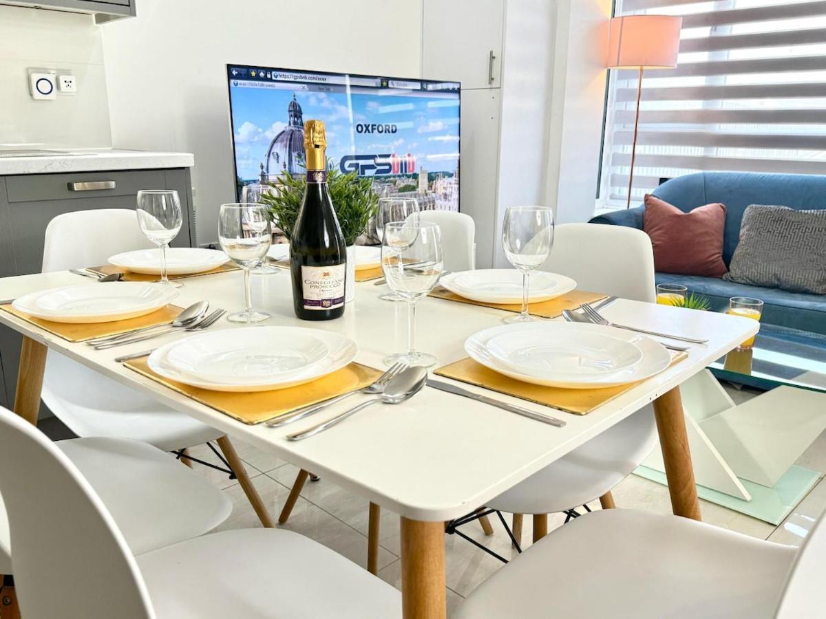 קידלינגטון Walnut Luxurious 2-Bedroom With Ensuite - Parking, Netflix, Wifi - Close To Oxford, Bicester & Blenheim Palace מראה חיצוני תמונה