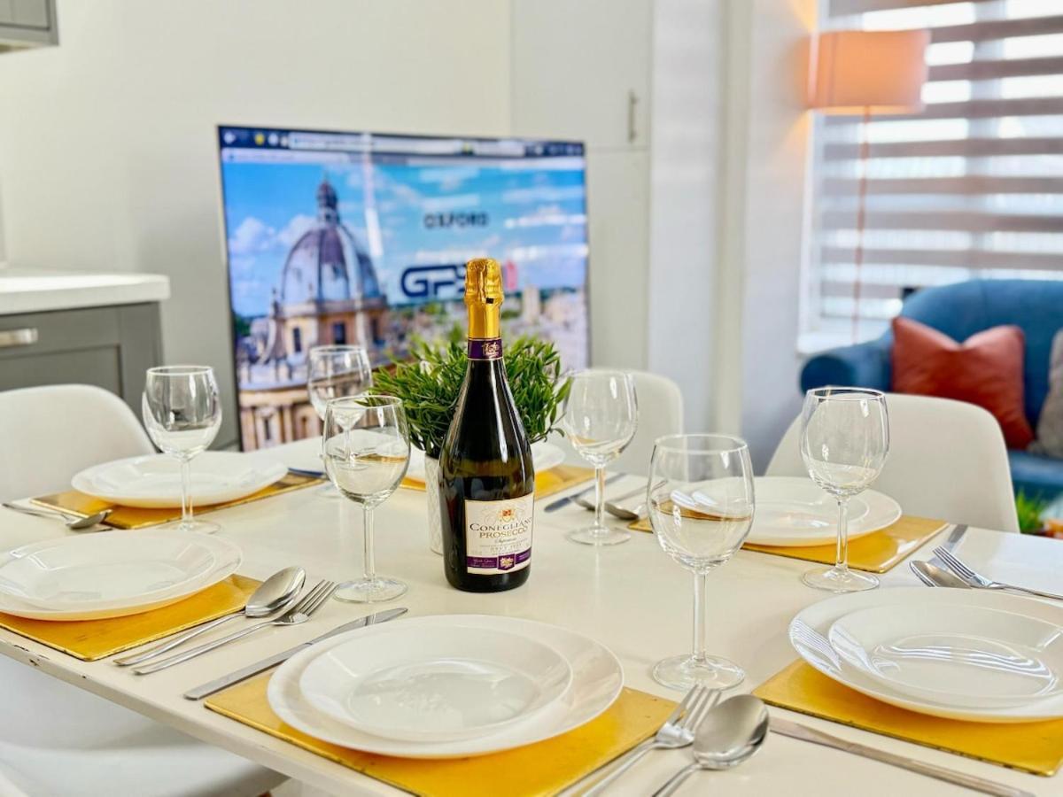 קידלינגטון Walnut Luxurious 2-Bedroom With Ensuite - Parking, Netflix, Wifi - Close To Oxford, Bicester & Blenheim Palace מראה חיצוני תמונה