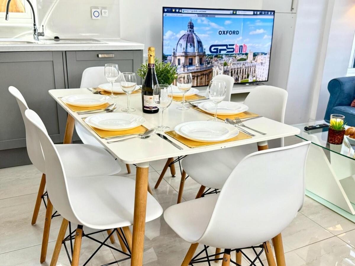 קידלינגטון Walnut Luxurious 2-Bedroom With Ensuite - Parking, Netflix, Wifi - Close To Oxford, Bicester & Blenheim Palace מראה חיצוני תמונה